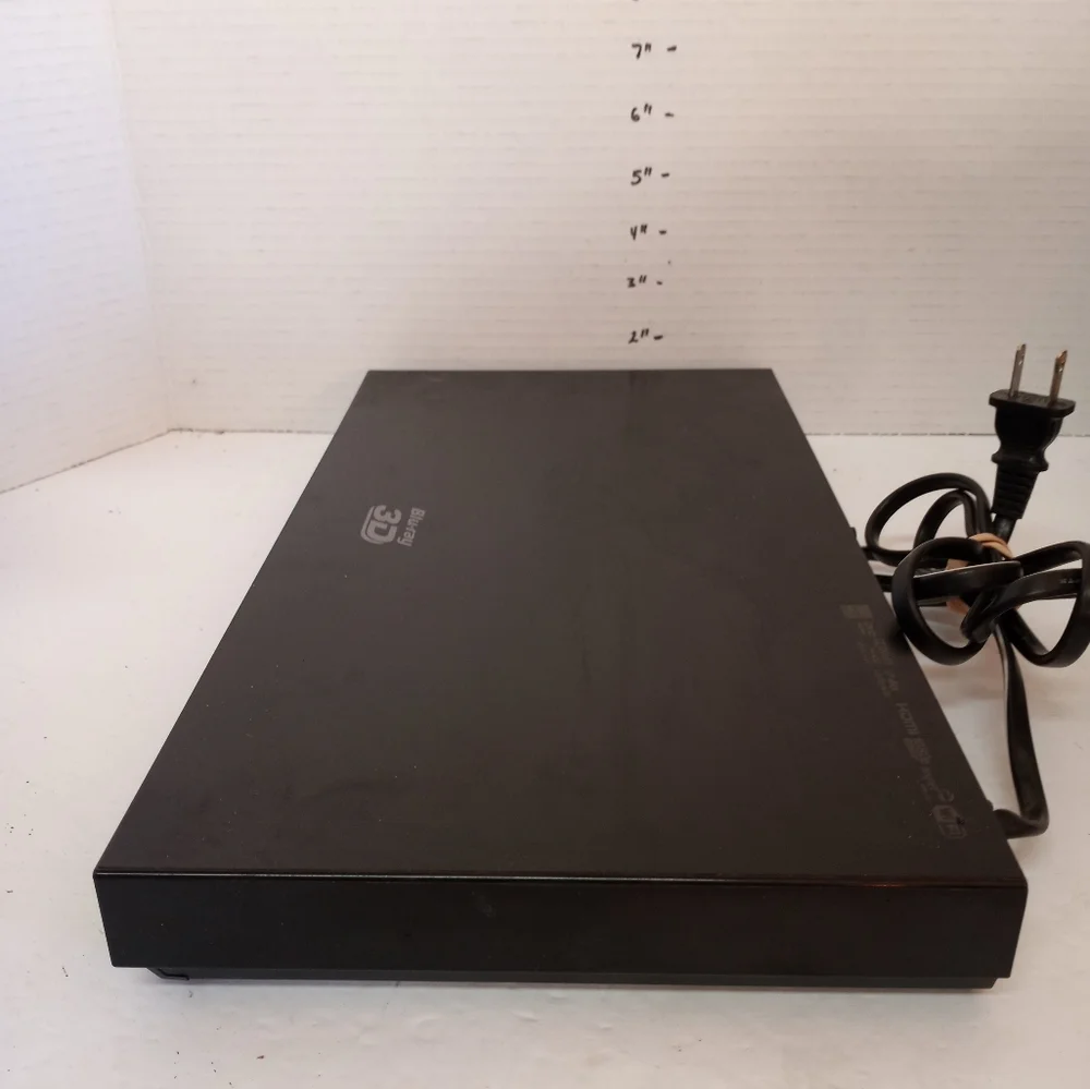 Samsung 3D Blu Ray DVD Player Model BD-E5900